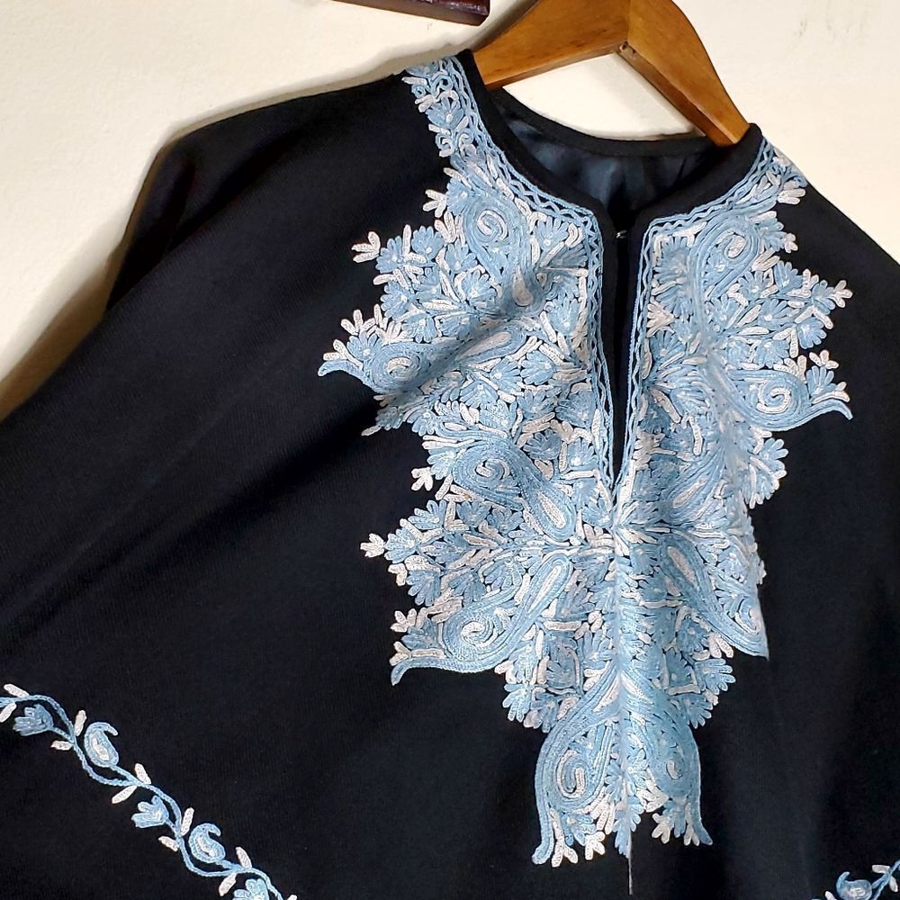 Beautiful Fringe Southwestern Poncho with Light Blue Applique